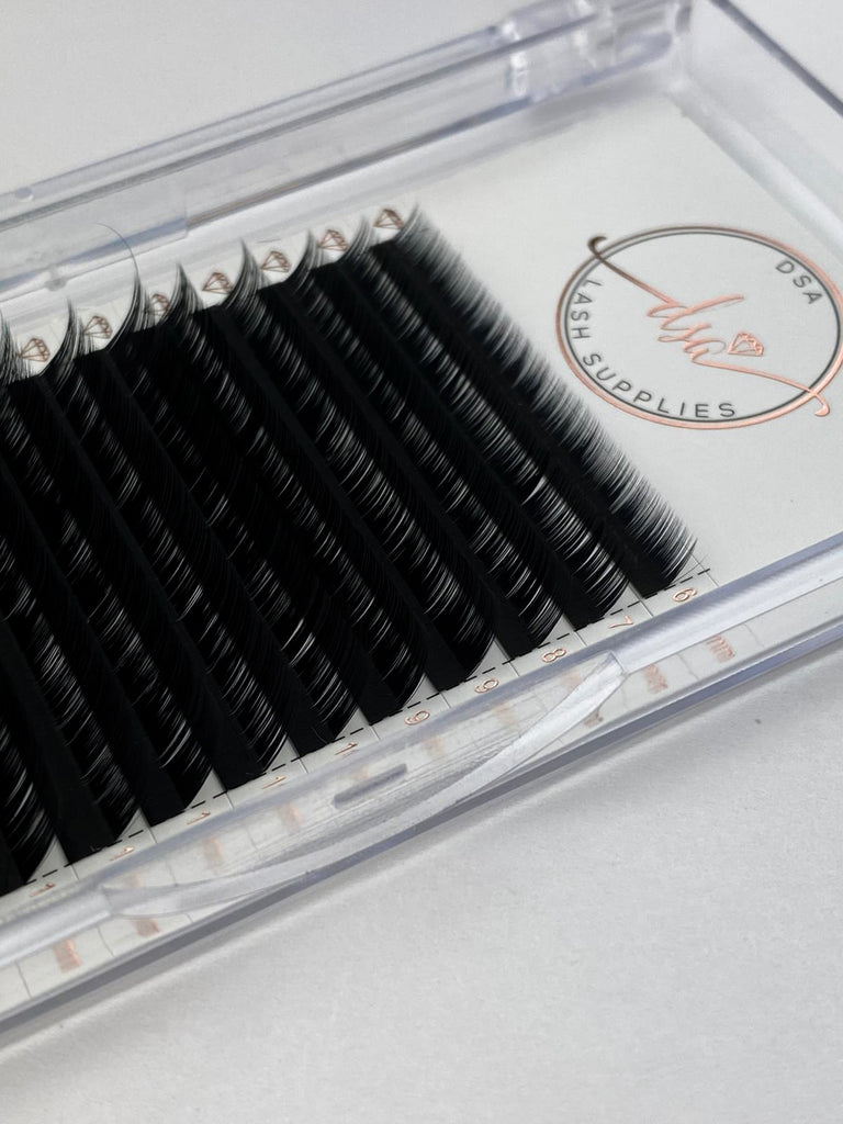 LUXE  Volume Lashes